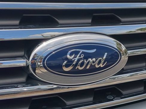 Used 2021 Ford Expedition XLT w/ FX4 Off-Road Package AWD/4WD image 13