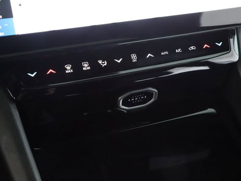 New 2026 Jeep Grand Cherokee Altitude image 14