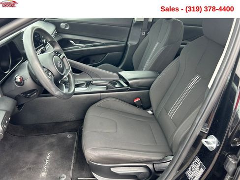 Used 2023 Hyundai Elantra SEL w/ Cargo Package FWD image 11