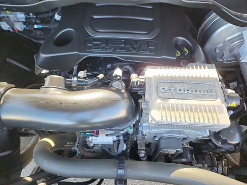 Used 2024 RAM 1500 Laramie AWD/4WD image 27