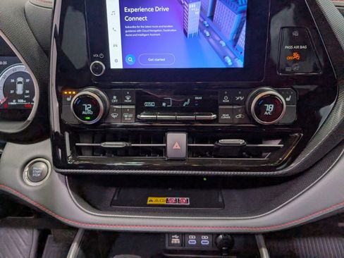 Used 2025 Toyota Highlander XSE image 24