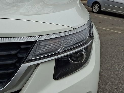 Used 2021 Kia Seltos LX image 9