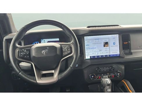 Used 2024 Ford Bronco Badlands image 11