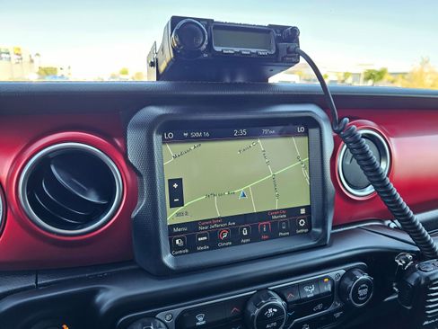 Used 2023 Jeep Wrangler Rubicon AWD/4WD image 34