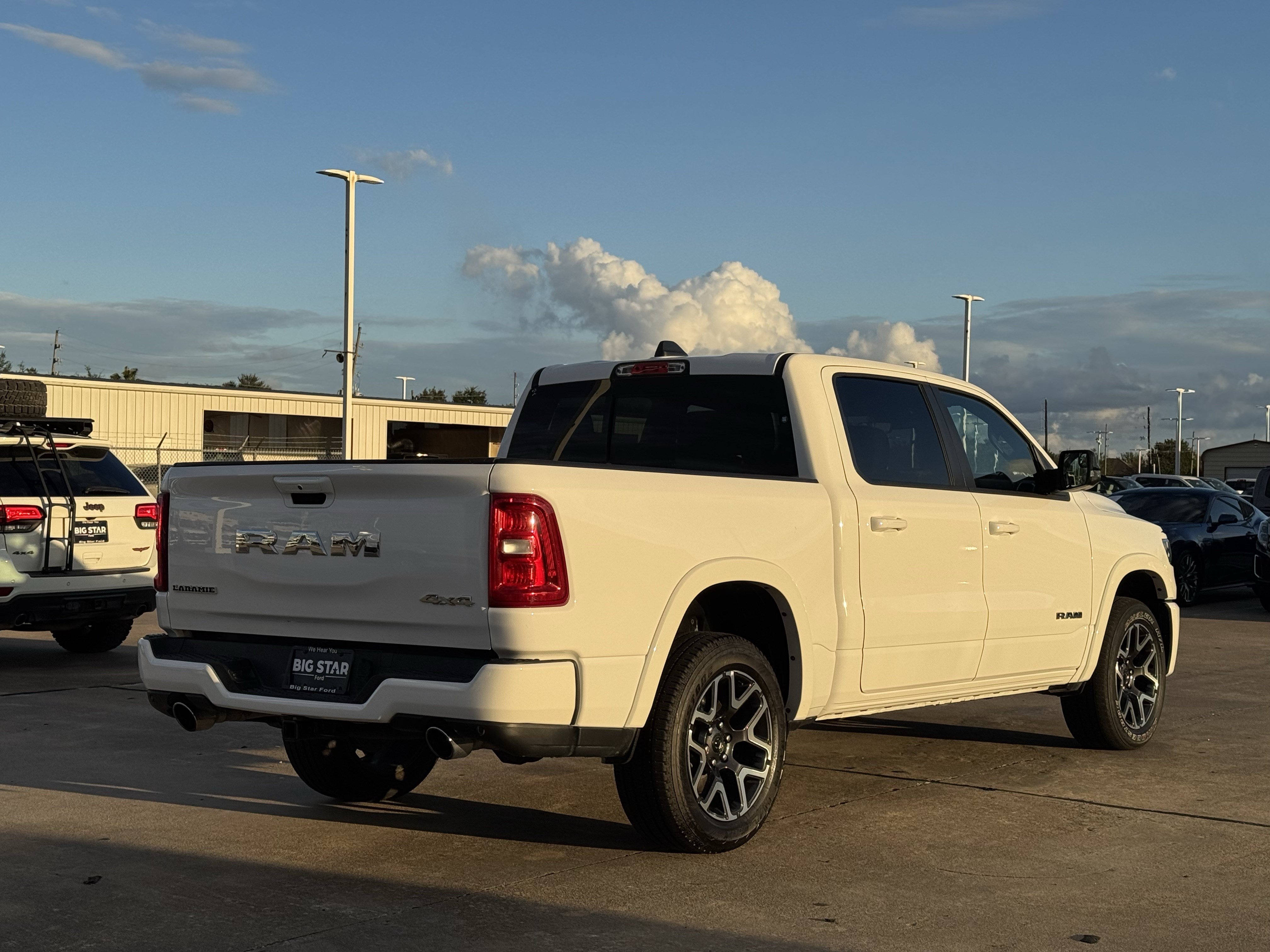 Used 2025 RAM 1500 Laramie w/ Sport Appearance Package AWD/4WD image 7