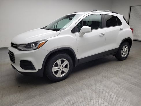 Used 2018 Chevrolet Trax LT w/ LT Convenience Package AWD/4WD image 2