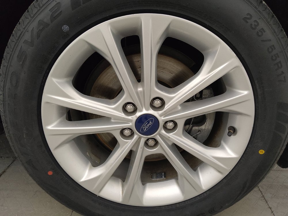 Used 2017 Ford Escape SE w/ Equipment Group 201A FWD image 31