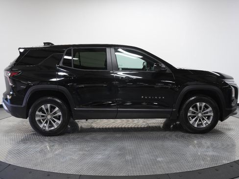 Used 2025 Chevrolet Equinox LT w/ Safety and Technology Package image 8