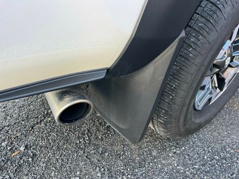 Used 2018 Toyota Tacoma TRD Off-Road w/ TRD Premium Off Road Package image 15