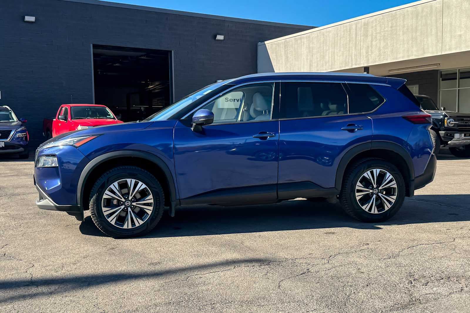 Certified 2021 Nissan Rogue SV w/ Premium Package AWD/4WD image 6
