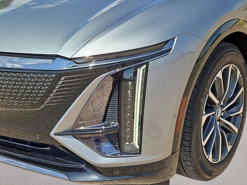 Used 2024 Cadillac Lyriq Sport RWD image 9