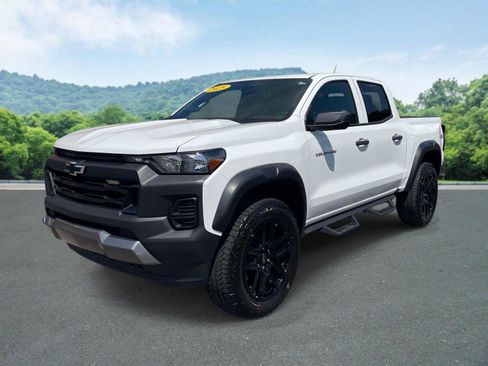 Used 2025 Chevrolet Colorado Trail Boss AWD/4WD image 23