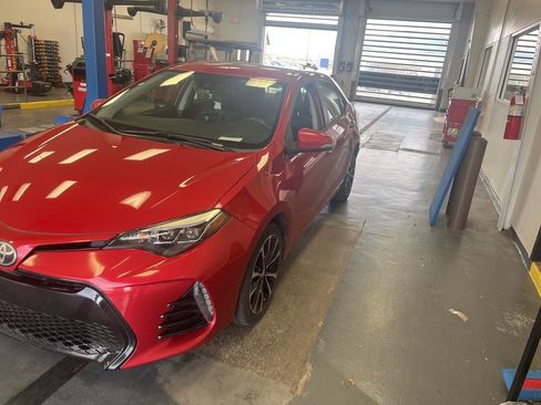 Used 2017 Toyota Corolla SE image 4
