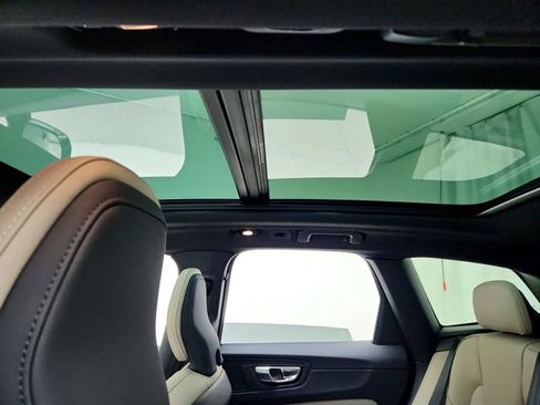New 2026 Volvo XC60 B5 Plus w/ Climate Package image 18