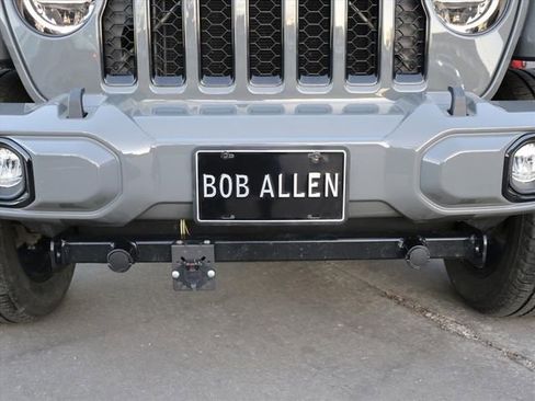 Used 2022 Jeep Gladiator Overland image 10