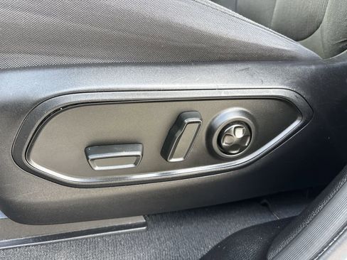 Used 2023 Jeep Grand Cherokee L Laredo image 18