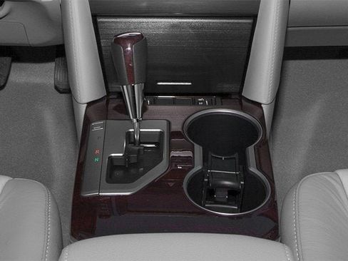 Used 2013 Toyota Camry XLE w/ Leather Pkg image 10