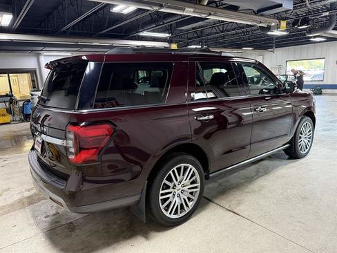 Used 2023 Ford Expedition Limited AWD/4WD image 4