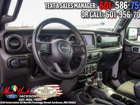 Used 2022 Jeep Gladiator Sport image 8