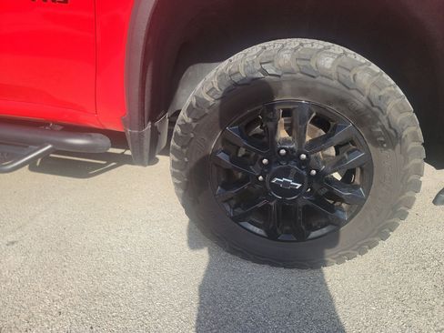 Used 2025 Chevrolet Silverado 2500 LT w/ Trail Boss Package AWD/4WD image 4