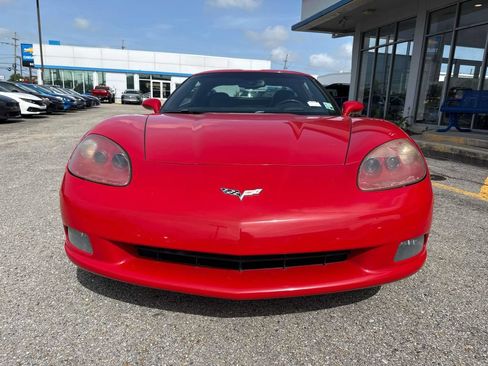 Used 2007 Chevrolet Corvette Coupe w/ Preferred Equipment Group RWD image 2