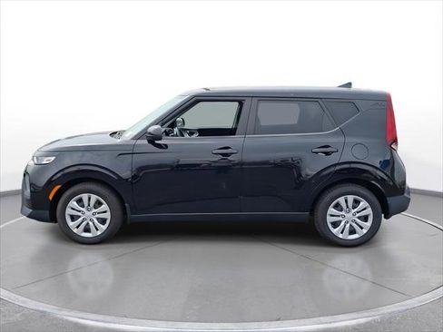 Used 2022 Kia Soul LX image 5
