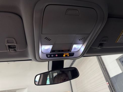 Used 2019 Chevrolet Equinox LT FWD image 21