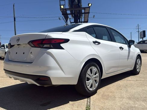 Used 2024 Nissan Versa S FWD image 5