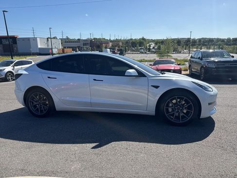 Used 2022 Tesla Model 3 Long Range image 1