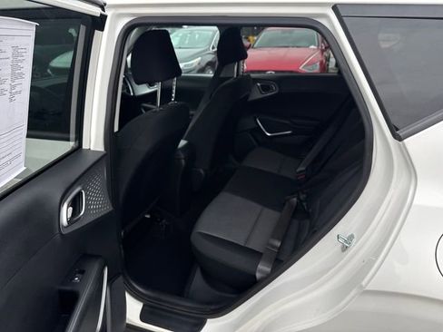 Certified 2023 Kia Soul LX w/ LX Technology Package image 11