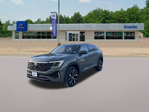 Used 2025 Volkswagen Atlas Cross Sport SEL Premium R-Line image 3