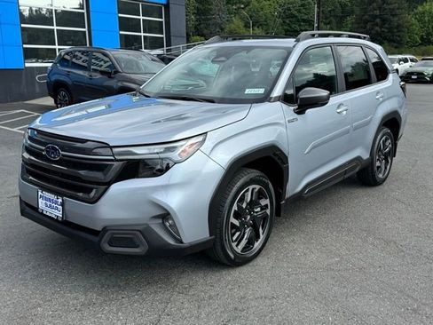New 2025 Subaru Forester Limited image 5