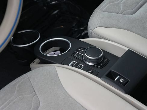 Used 2018 BMW i3 RWD image 11