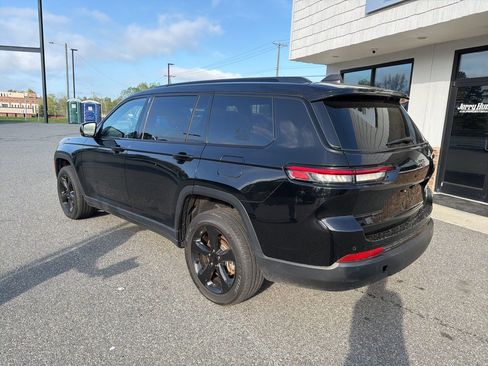 Used 2023 Jeep Grand Cherokee L Laredo image 6