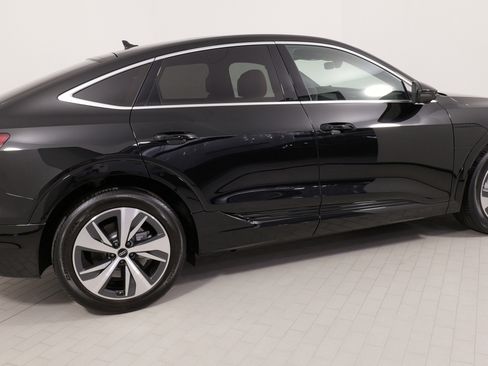 Used 2024 Audi Q8 e-tron Premium Plus w/ Premium Plus Package image 10