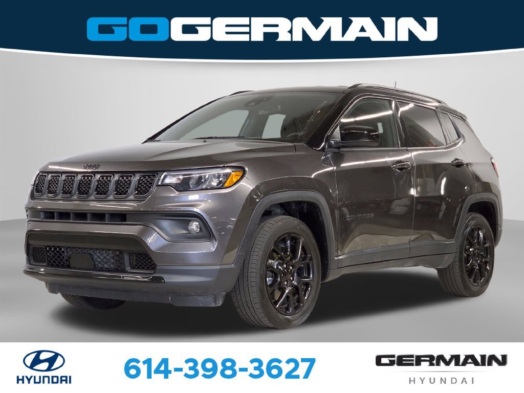 Used 2023 Jeep Compass Latitude w/ Convenience Group AWD/4WD image 1