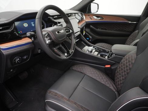 New 2026 Jeep Grand Cherokee Summit w/ Obsidian Package AWD/4WD image 16