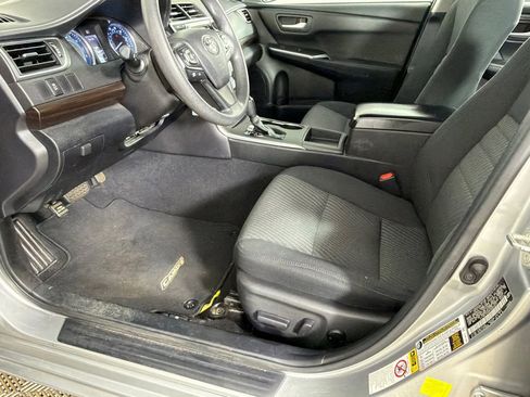 Used 2015 Toyota Camry LE FWD image 9