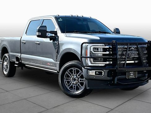 Used 2023 Ford F350 Limited w/ FX4 Off-Road Package AWD/4WD image 3