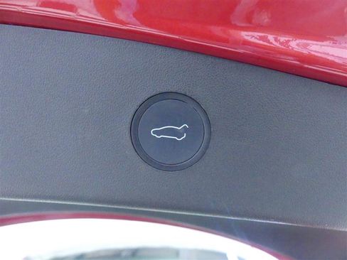Used 2021 Tesla Model 3 Performance image 30