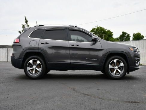 Used 2019 Jeep Cherokee Limited AWD/4WD image 8