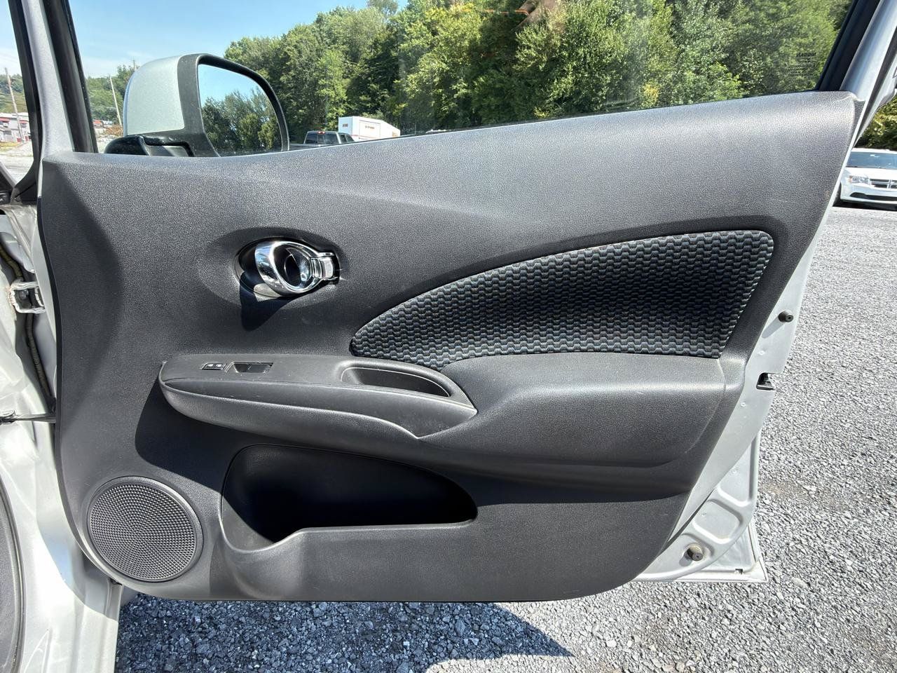 Used 2014 Nissan Versa Note SV FWD image 25