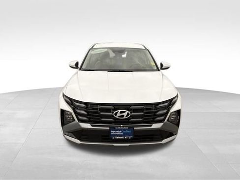 Used 2025 Hyundai Tucson SE image 2