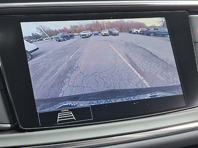Used 2020 Buick Enclave Essence AWD/4WD image 13