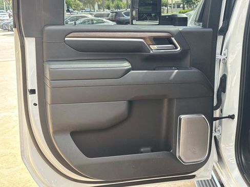 Used 2024 Chevrolet Silverado 2500 High Country w/ Technology Package AWD/4WD image 16