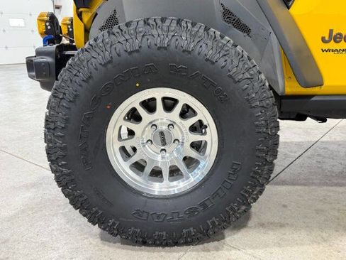 Used 2019 Jeep Wrangler Unlimited Rubicon image 12