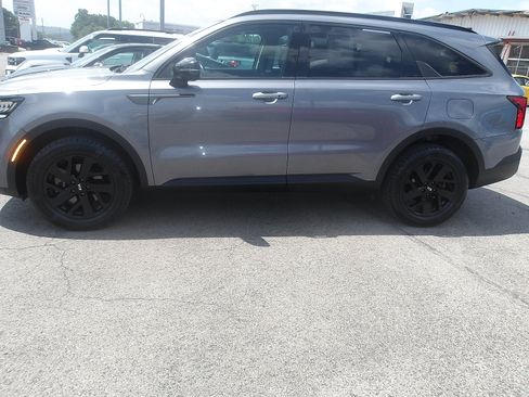 Used 2021 Kia Sorento S w/ Panoramic Sunroof Package AWD/4WD image 4