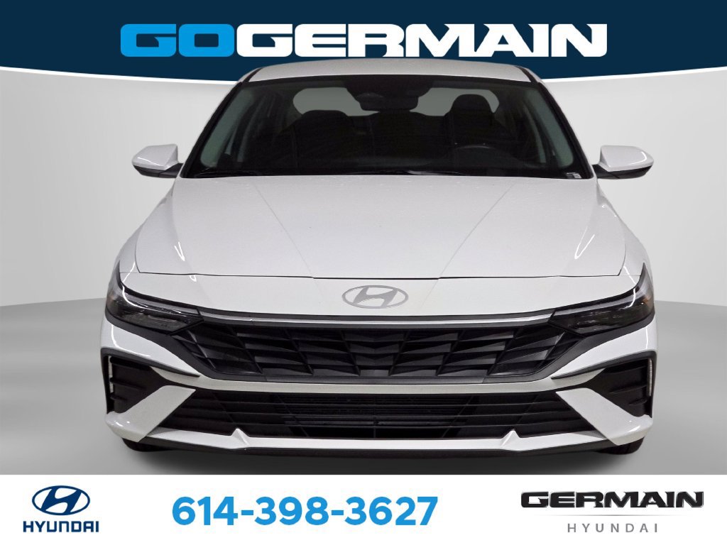 Certified 2026 Hyundai Elantra SE FWD image 2