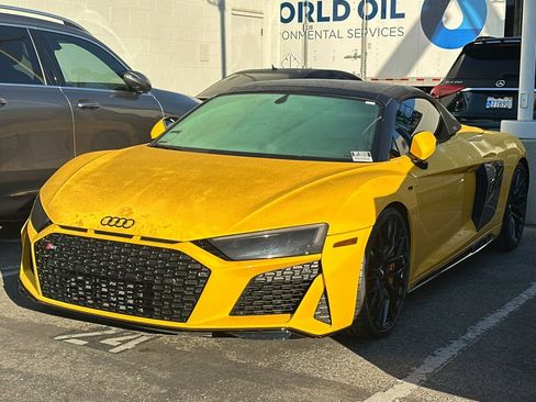 Used 2020 Audi R8 V10 w/ Carbon Exterior Package image 2