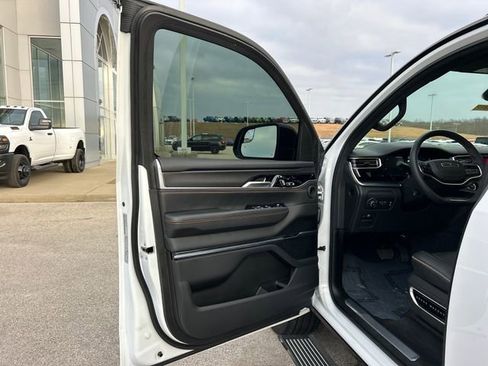 Used 2024 Jeep Grand Wagoneer Series III w/ Rear Seat Video Group 1 image 36